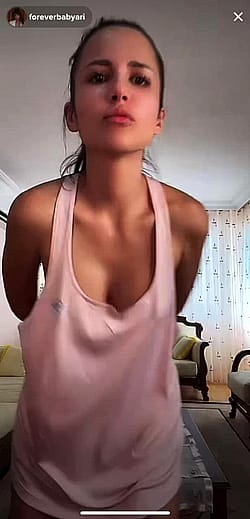 ArianaRealTV Ass Tease And Flash At The End TikTok Live'