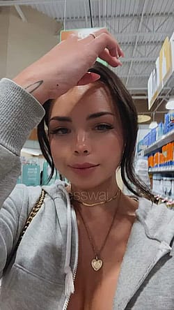 West Coast Girl’s First Time In A Publix! [GIF]'