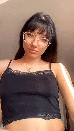 19yo Nerdy Student With Natural Tits Would You Smash Or Pass? Oc Reveal'