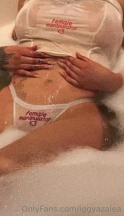 Iggy Azalea Teasing (+peak) Tits In Bathtub'