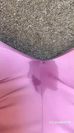 I Soaked All The Way Through My Leggings ?'