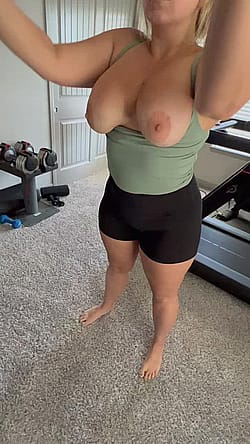 Just A Thick White Milf Trying To Get Thicker For The Guys Who Like That Sort Of Thing'