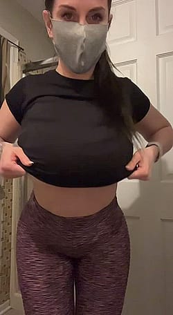 Could I Get Your Attention At The Gym With This Titty Drop [F]'