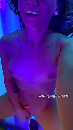 Struggling To Keep Quiet While Masturbating At The Tanning Salon [GIF]'