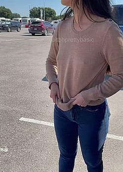 Would You Sneak In A Quickie At The Parking Lot? [gif]'