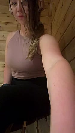 First date idea: Tittyfucking in the sauna, yay or nay?🥵'