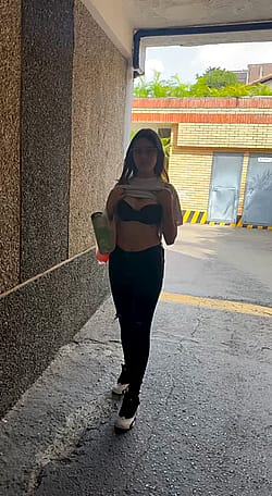 Titty reveal at the car park'