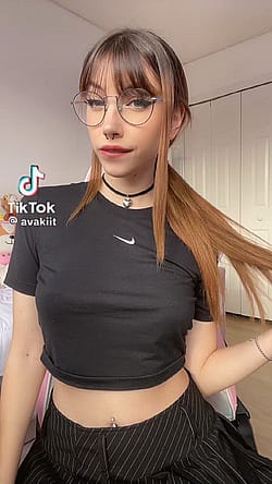 E-girl with Daddy issue's'