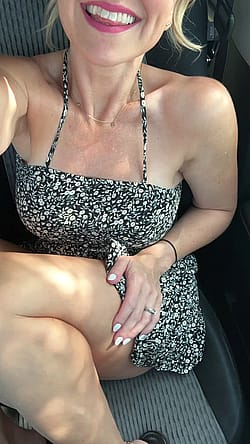 Men who will lick my Milf pussy in the parking lot just because I’m horny deserve an award…lol'