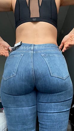 there's a serious amount of ass and jiggle stuffed in these jeans [f]'